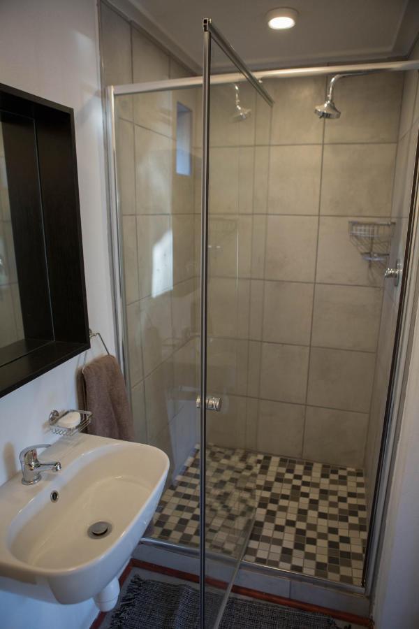 Peaceful 1-Bedroom Flatlet, 10 Min From The Beach Ciudad del Cabo Exterior foto