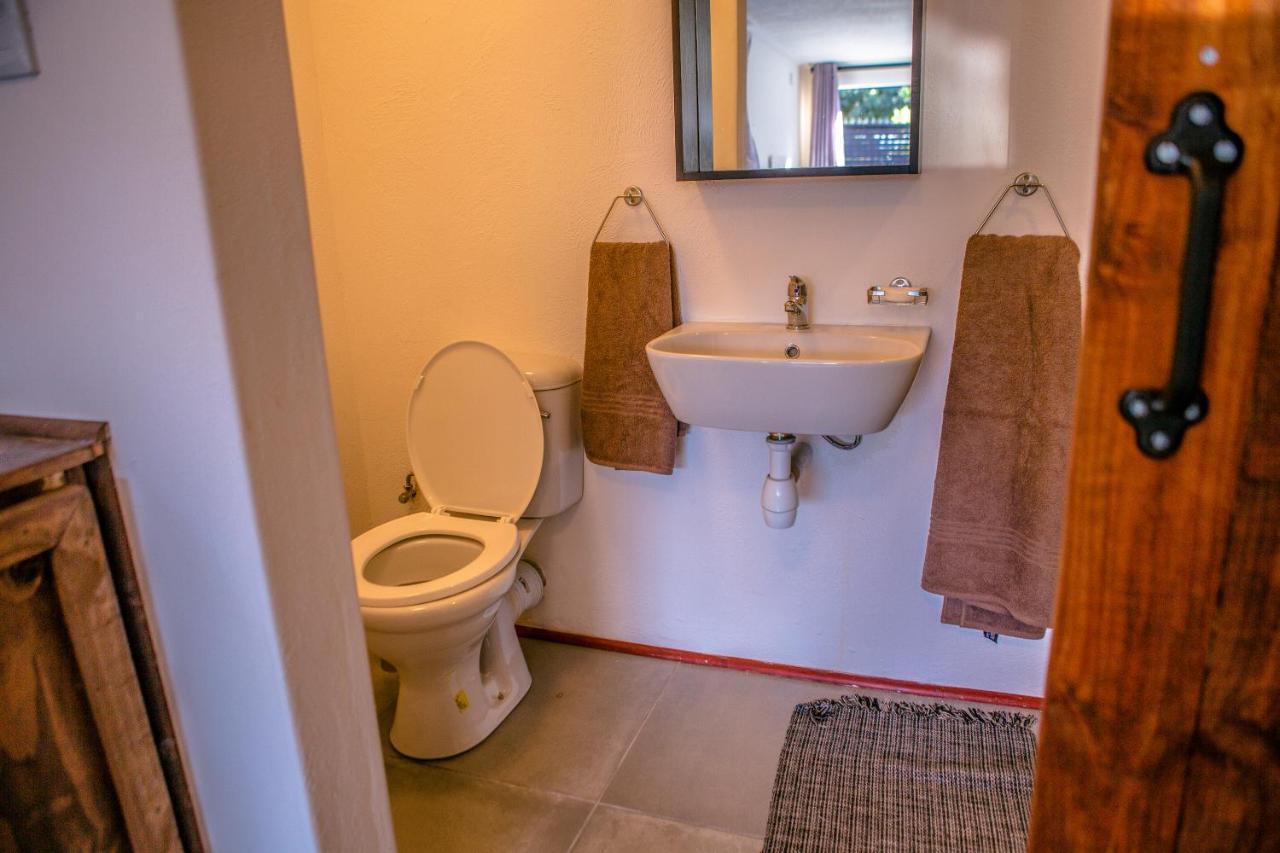 Peaceful 1-Bedroom Flatlet, 10 Min From The Beach Ciudad del Cabo Exterior foto